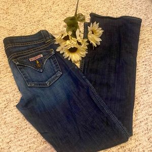 Super cute Hudson low rise five pocket jean